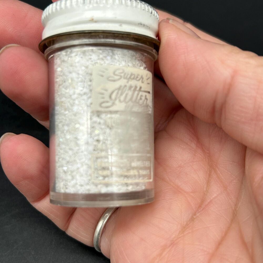 Vintage White Glitter Super Glitter by Paramount (A)